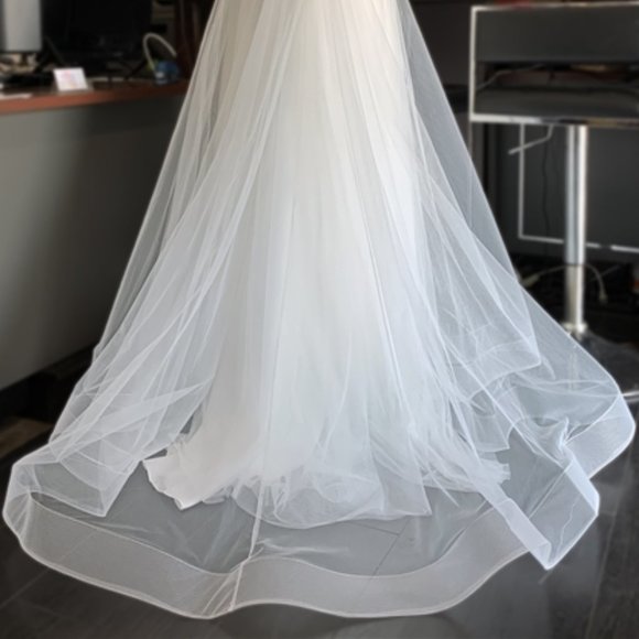 new off white  Deep V-Neck Spaghetti Strap Wedding Dress ACSU063 - Picture 6 of 8